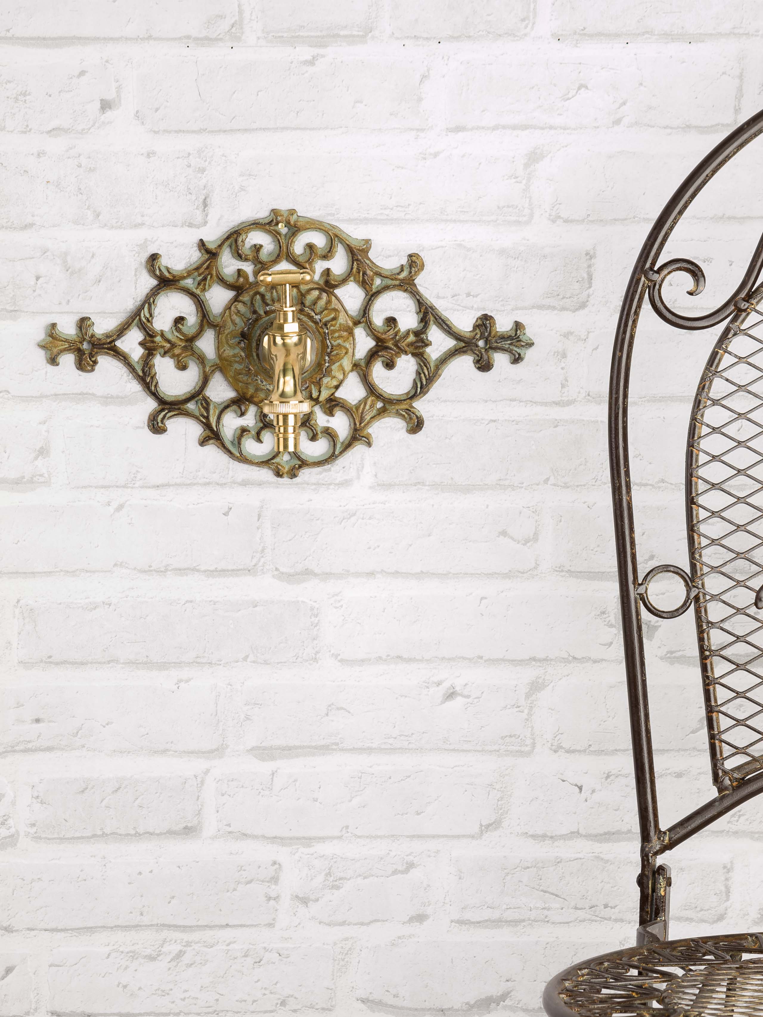 Nostalgie Wasseranschluss Zierrosette Eisen Wasserhahn Garten grün antik Stil