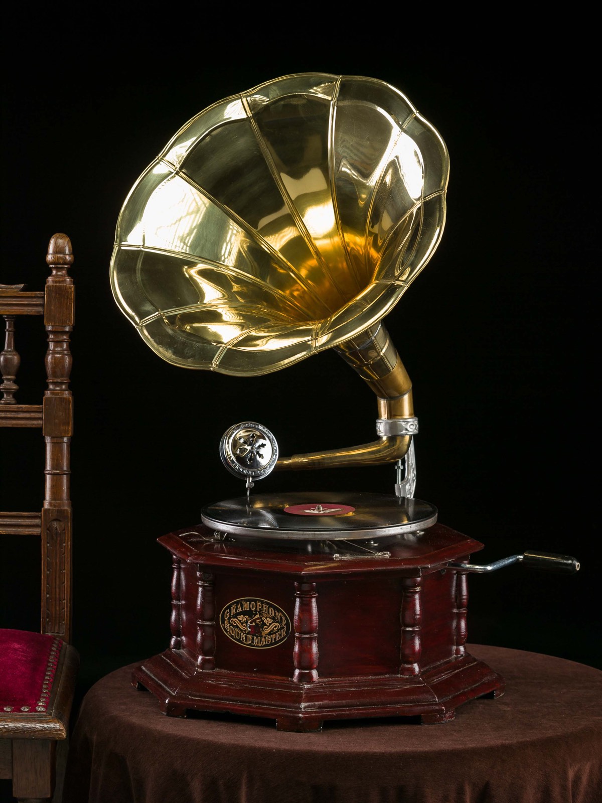 Grammophon Gramophone Trichter Grammofon mit Schellack Platte im Antik-Stil