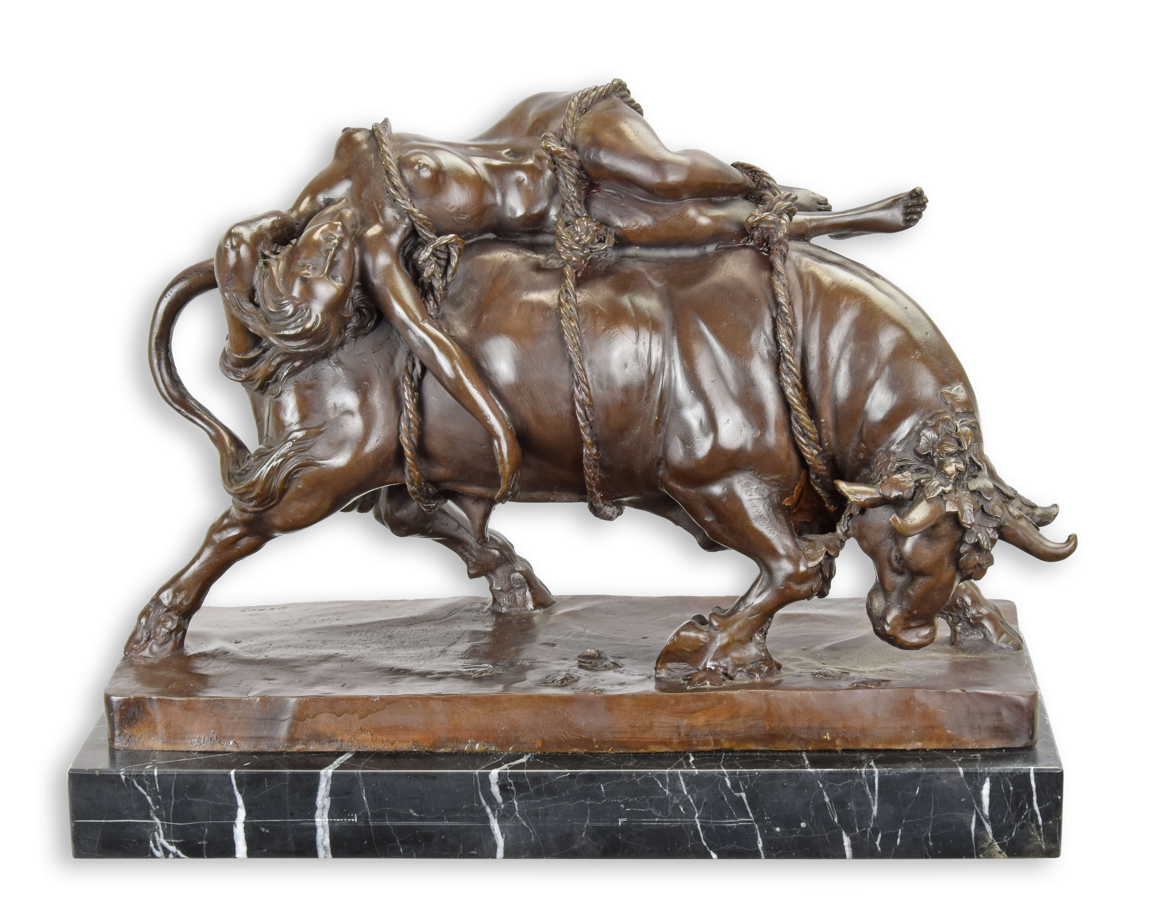 Una escultura de bronce de Europa y el toro. réplica diseño retro decoración